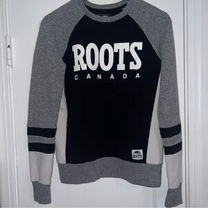 Roots Canada lightweight sweatshirt